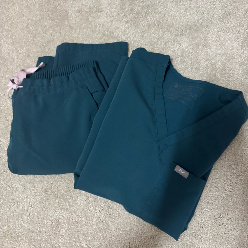 Figs Caribbean Blue Scrub Set